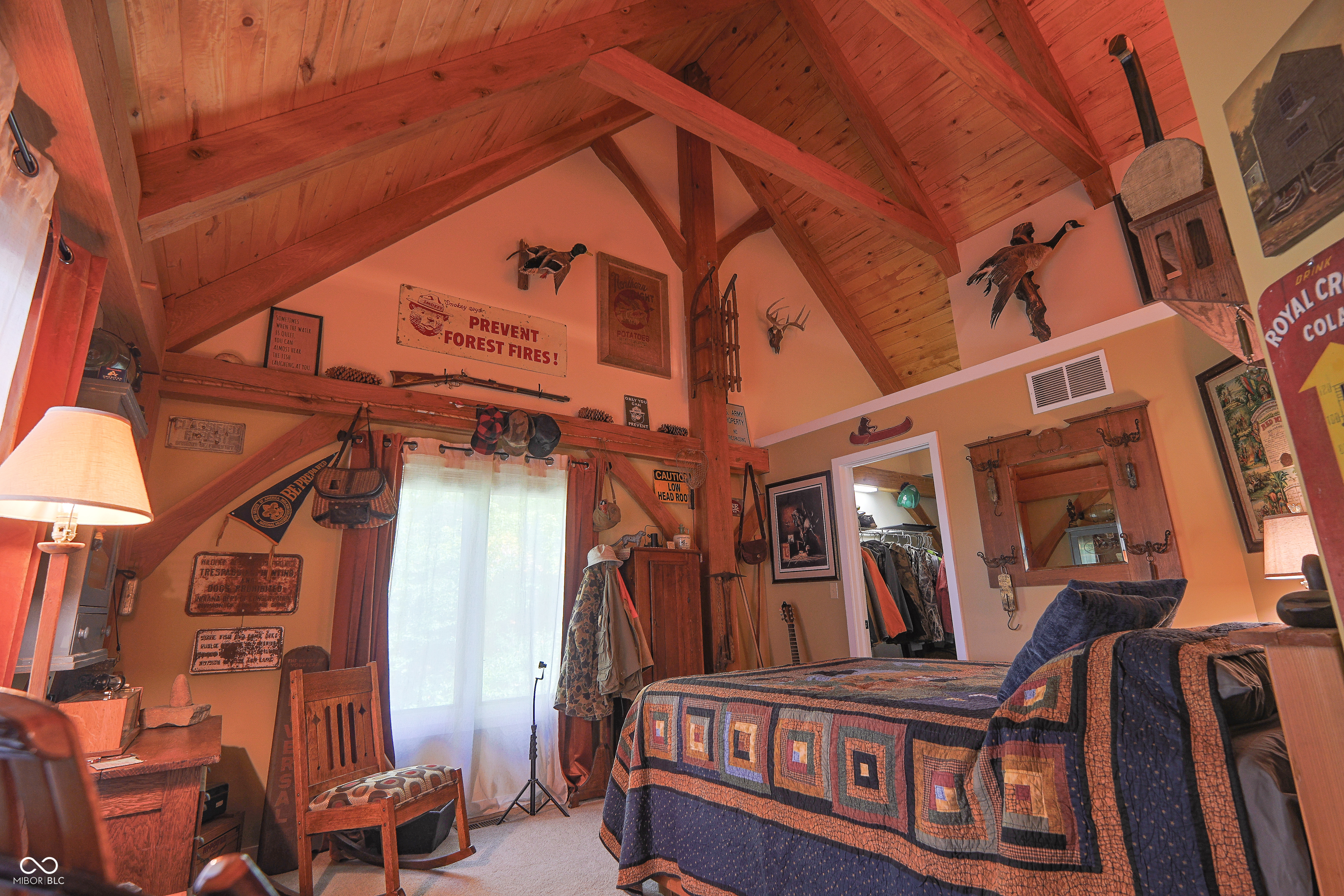 Custom red oak timber-frame home with Lake Monroe views, located in Sa – image 31