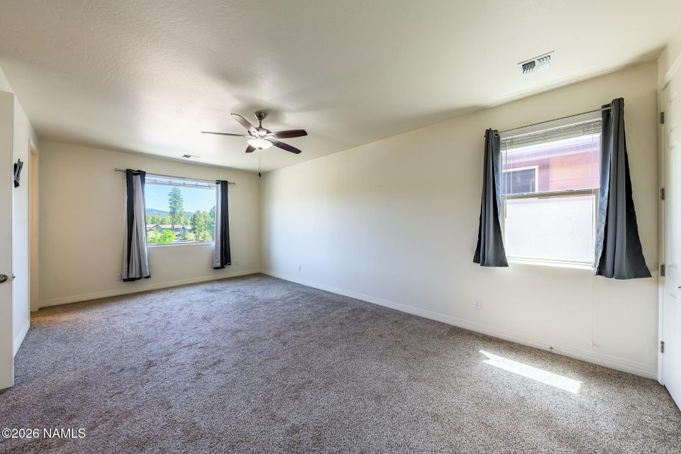 Mountain views, dual primary suites, and Flagstaff living at its fines – image 31