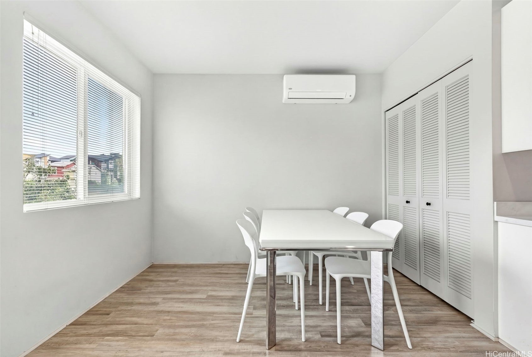 An INCREDIBLE VALUE and RARE opportunity to live, work, and play in Ho – image 4