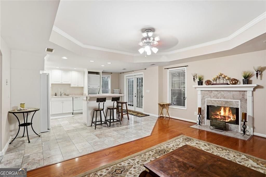 Seller willing to contribute up to $15,000 in seller concessions with – image 37
