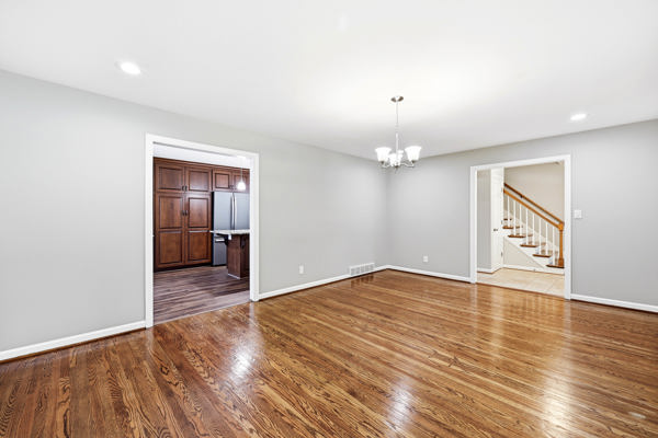 Welcome to this beautiful home that’s gleaming with pride and perfecti – image 9