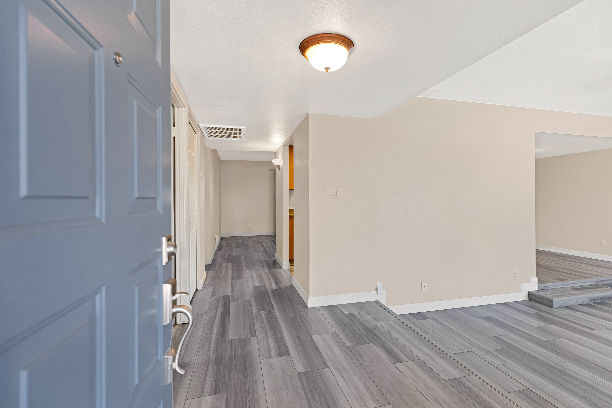 Your oasis in the heart of Tempe. This home is a split-bedroom floorpl – image 33