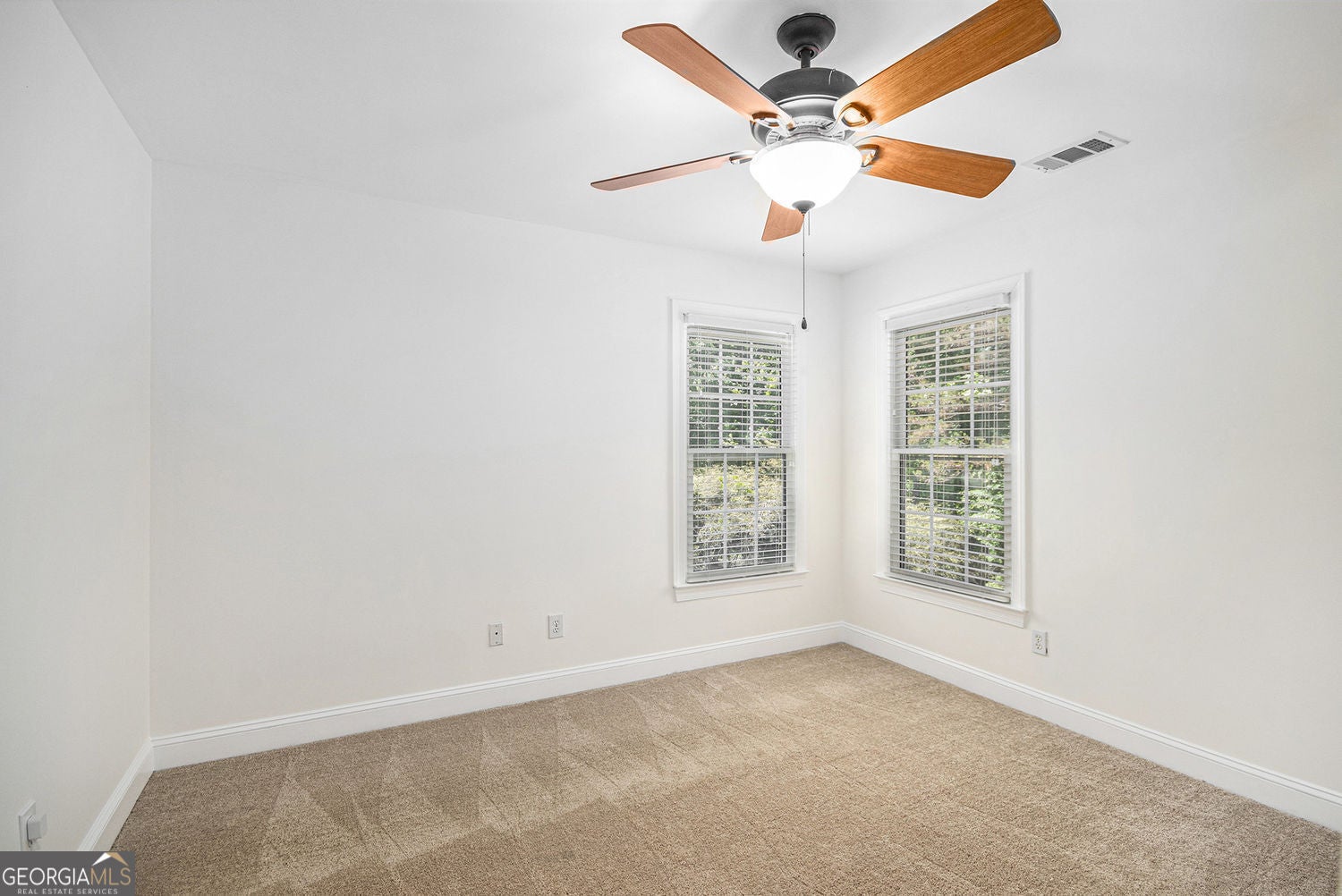 Fully finished basement with refined lakefront living in this beautifu – image 44