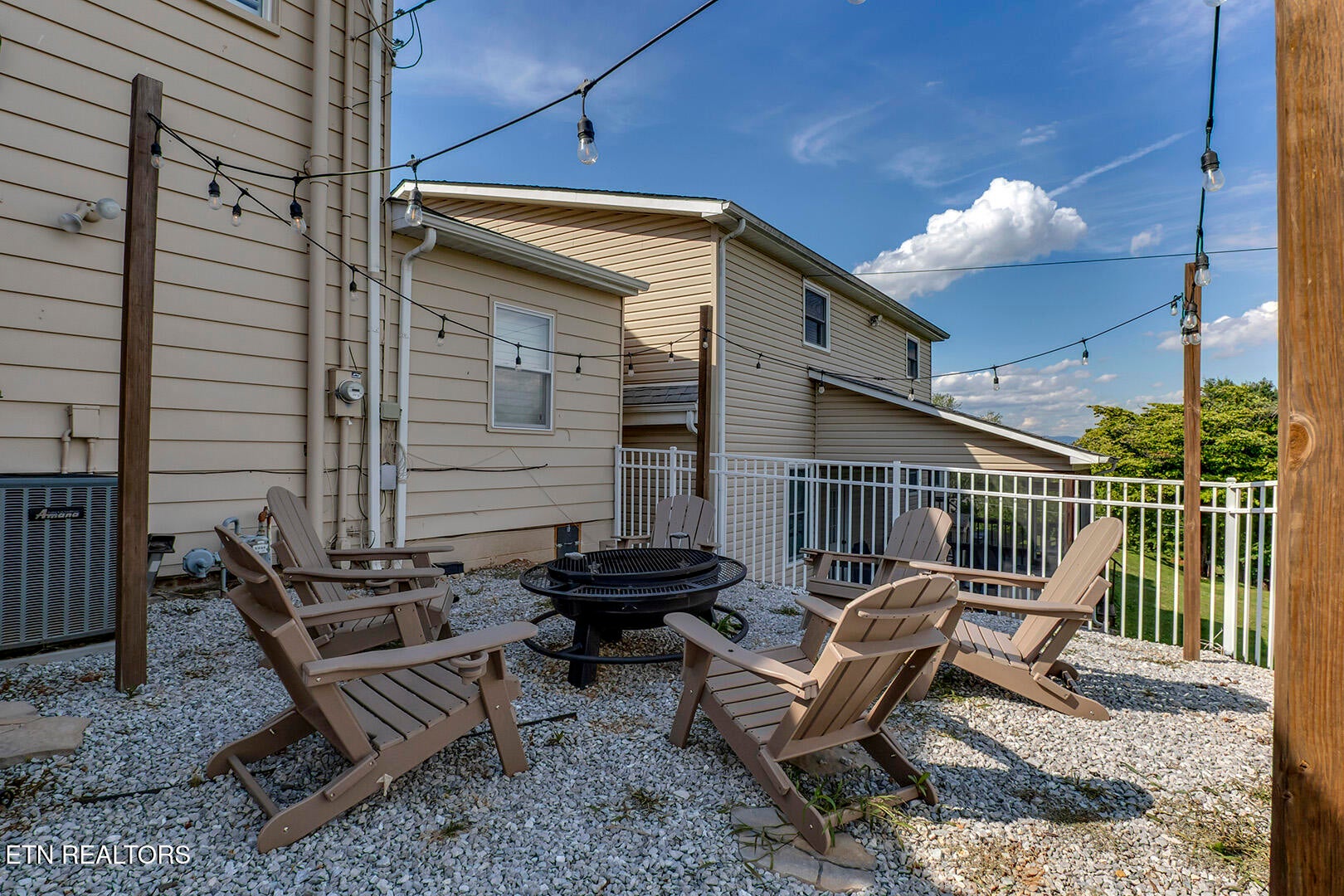 Are you looking for an adorable home with character, comfort, and styl – image 56