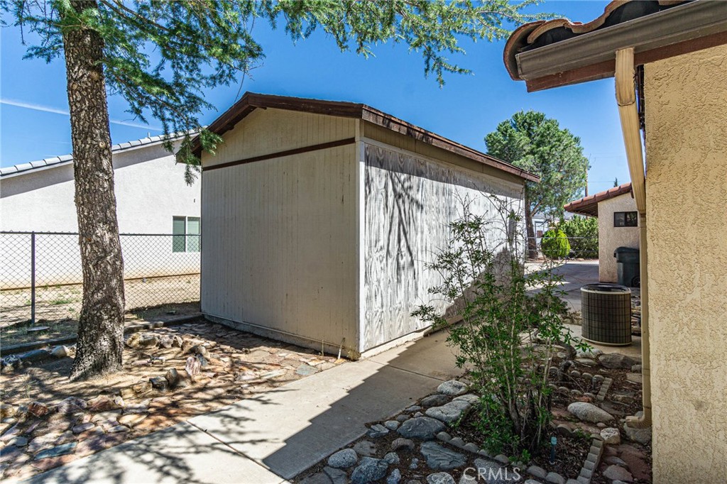 Something is refreshing about a home that actually gives you room to b – image 66