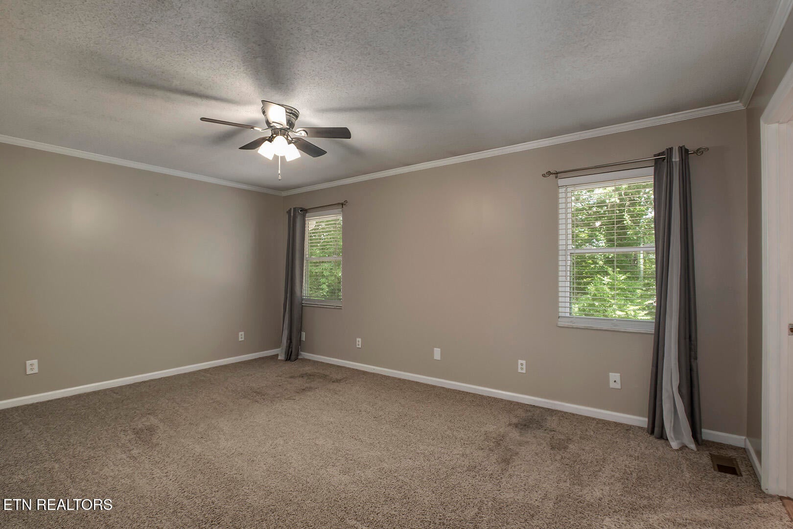 Are you looking for a wonderful home in a desired subdivision in a gre – image 37