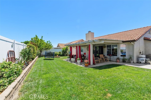 Beautiful move-in ready POOL home in the highly desirable Serenade Com – image 36