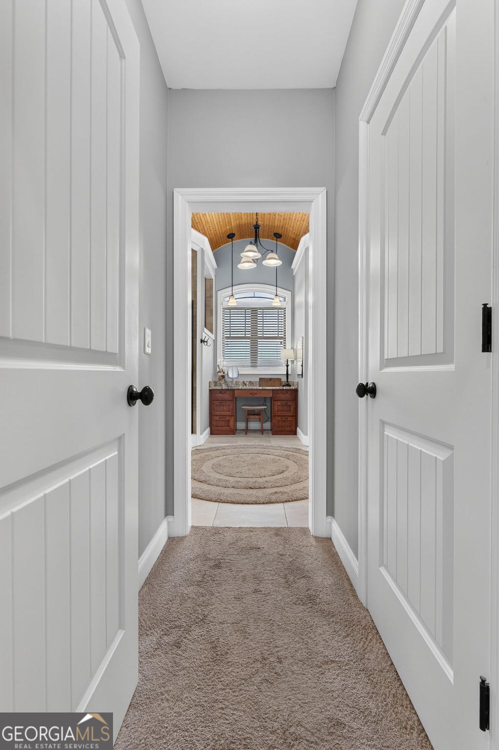 Incredible custom home with tons of bells and whistles in sought after – image 29