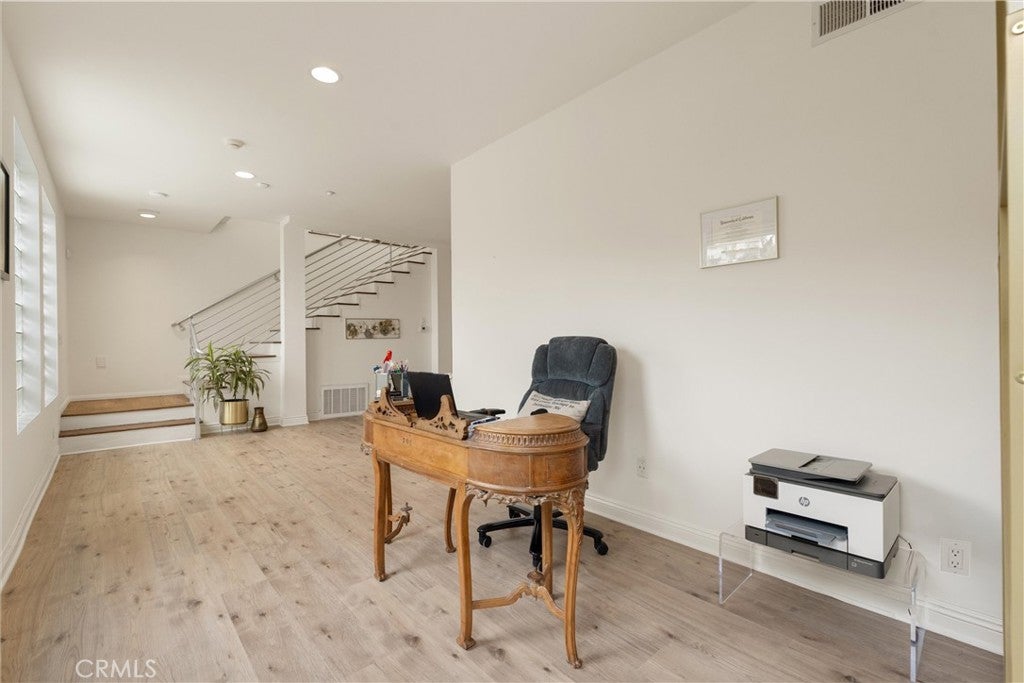 2127 2127 Kress Street, Hollywood Hills, California, 90046, USA, 4 Bedrooms Bedrooms, ,1 BathroomBathrooms,Residential,For Sale,2127 Kress Street,WS26032674