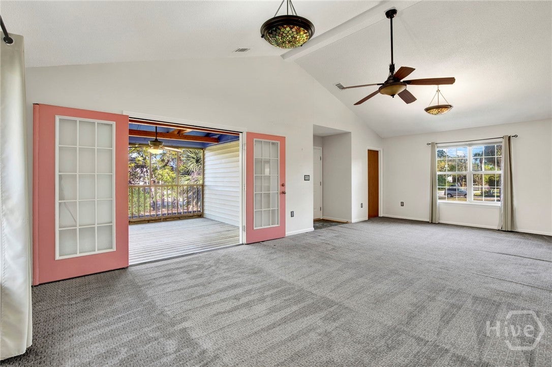 Located in the heart of Tybee Island, 407 7th Street offers the perfec – image 50