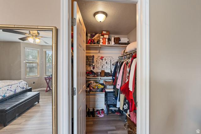Welcome to 595 Banbury Circle, a well-maintained split-level home loca – image 13