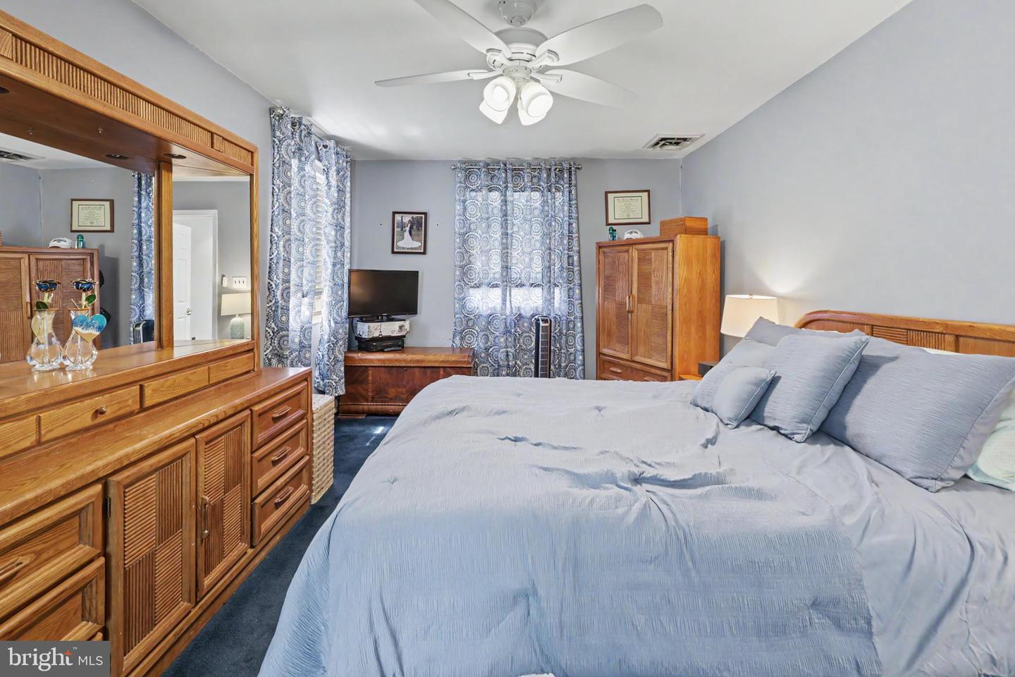 Located in the Ridley school district, dont wait to see this spacious, – image 22