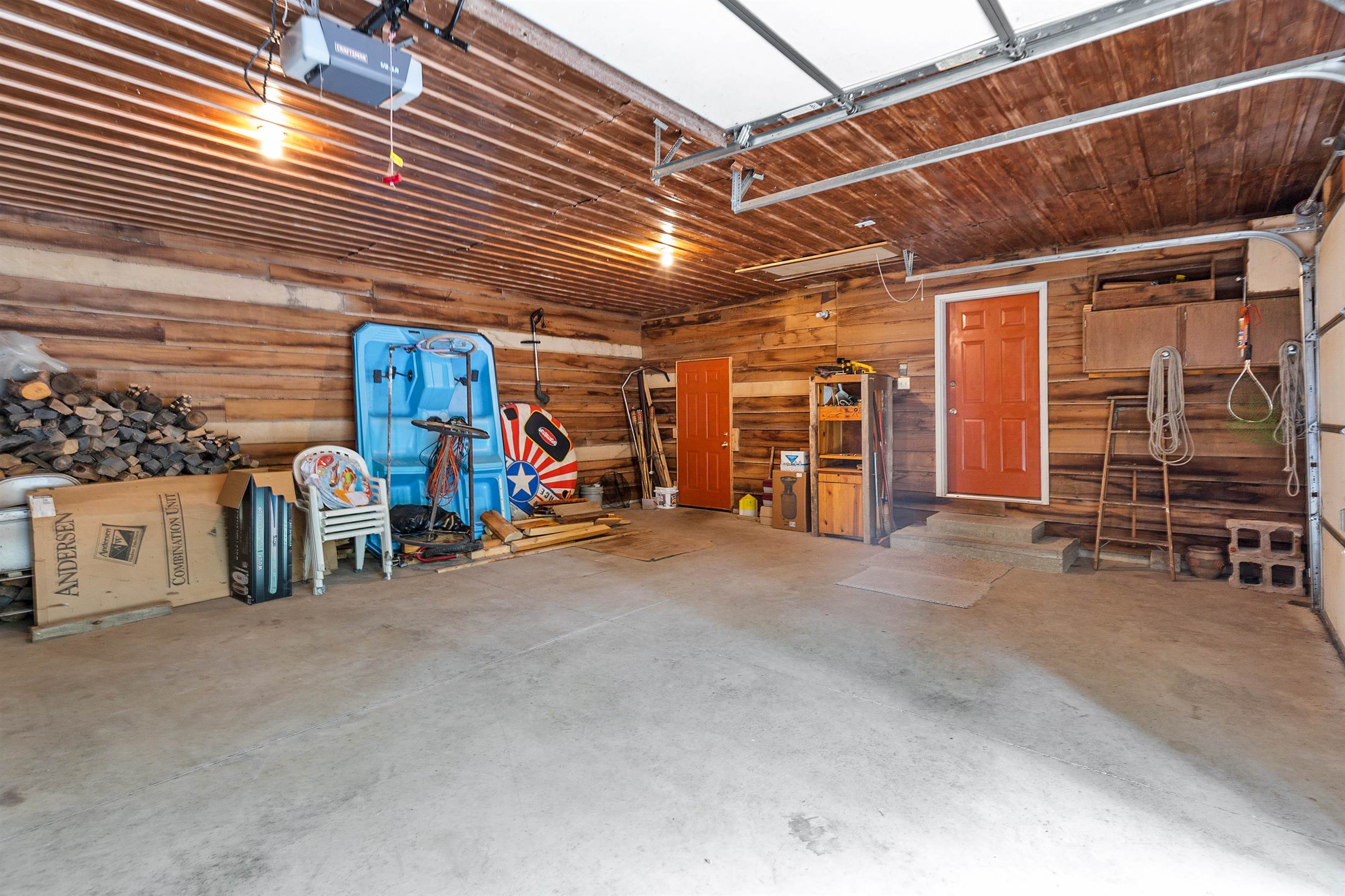 Experience the best of Legend Lake in this charming 1.5-story cottage. – image 34