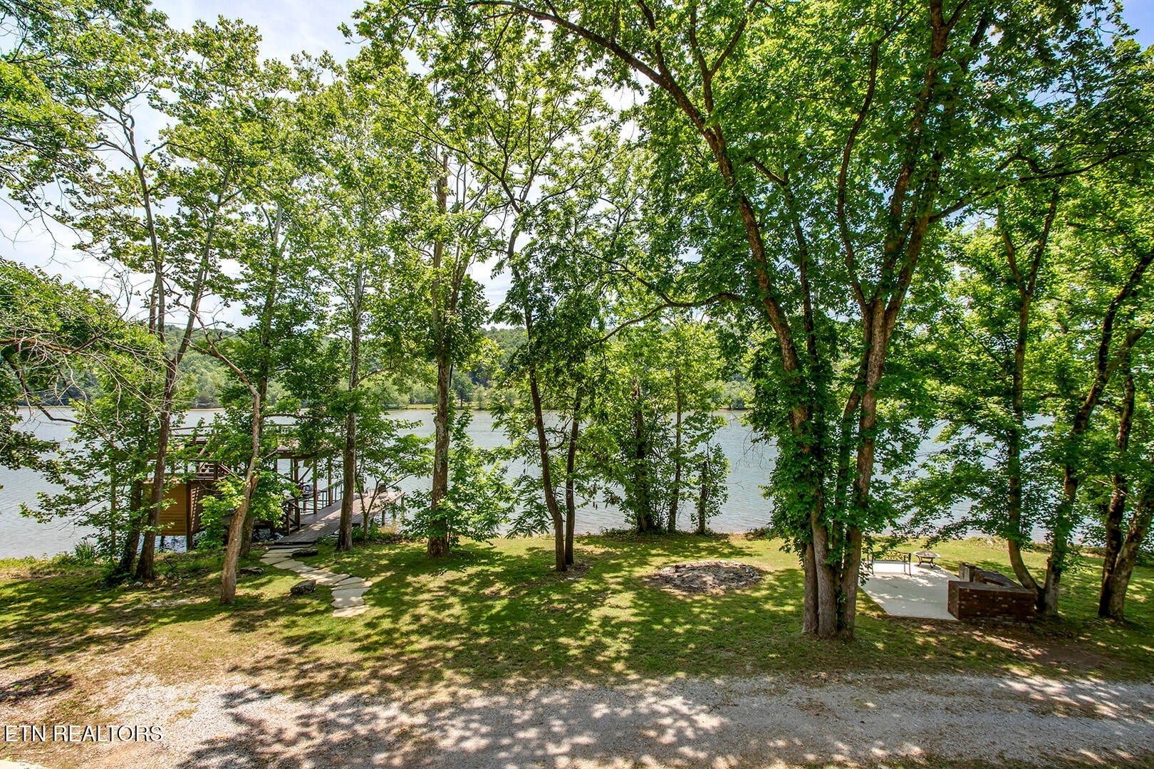 880 880 Skyline Drive, Harriman, Tennessee, 37748, USA, 3 Bedrooms Bedrooms, ,4 BathroomsBathrooms,Residential,For Sale,880 Skyline Drive,6c9e6ce5-d78a-4ae4-a55c-fa9f55