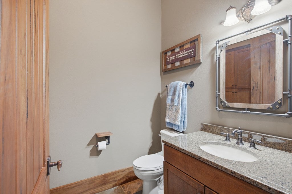 Architectural Mountain Sanctuary on 5+ Private Acres. Experience refin – image 77