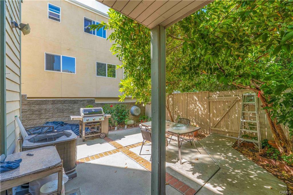 Beautiful condominium with 3 bedrooms and 3 bathrooms. A place for a h – image 3