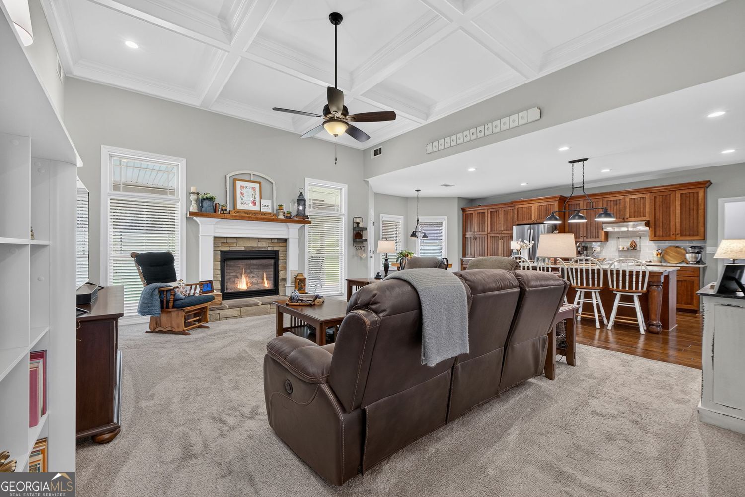 Incredible custom home with tons of bells and whistles in sought after – image 13