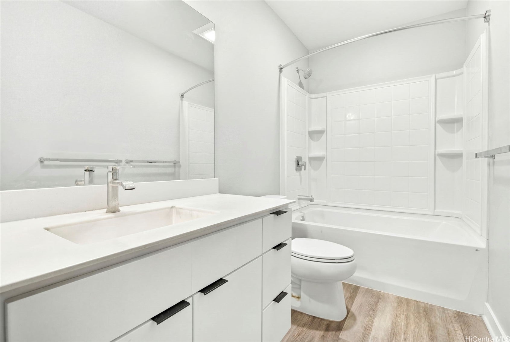 An INCREDIBLE VALUE and RARE opportunity to live, work, and play in Ho – image 16