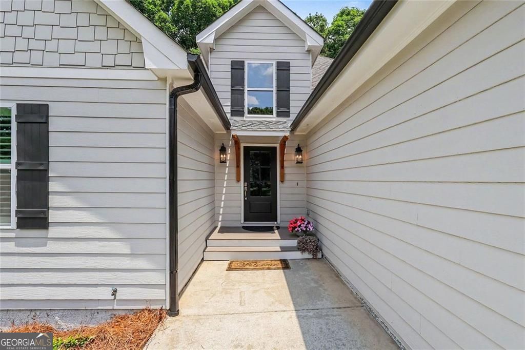 Welcome to this stunning home in beautiful Grayson, Georgia. Professio – image 5