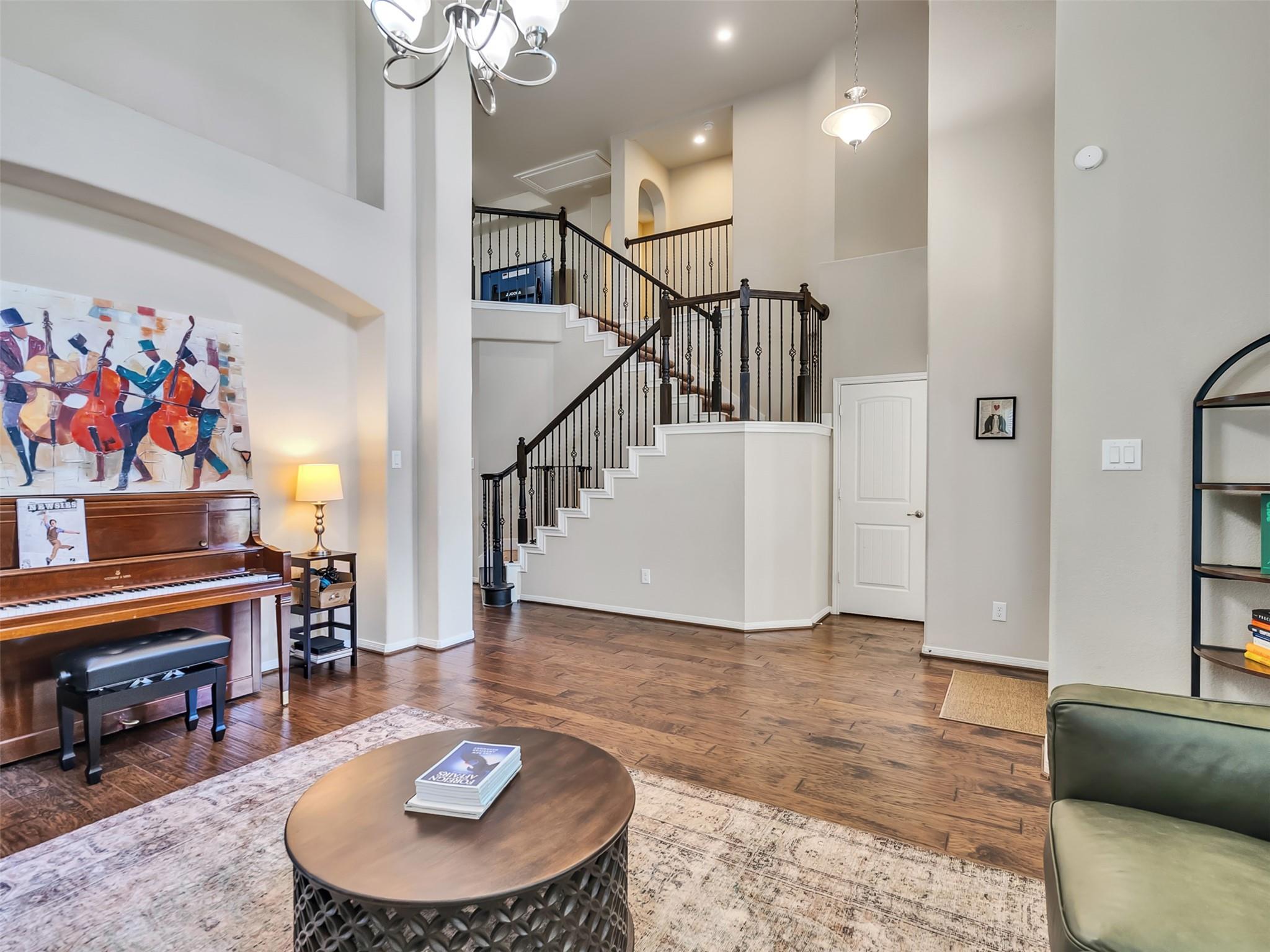 Nestled in a friendly community, this 4-bed, 3.5-bath home offers a pe – image 11