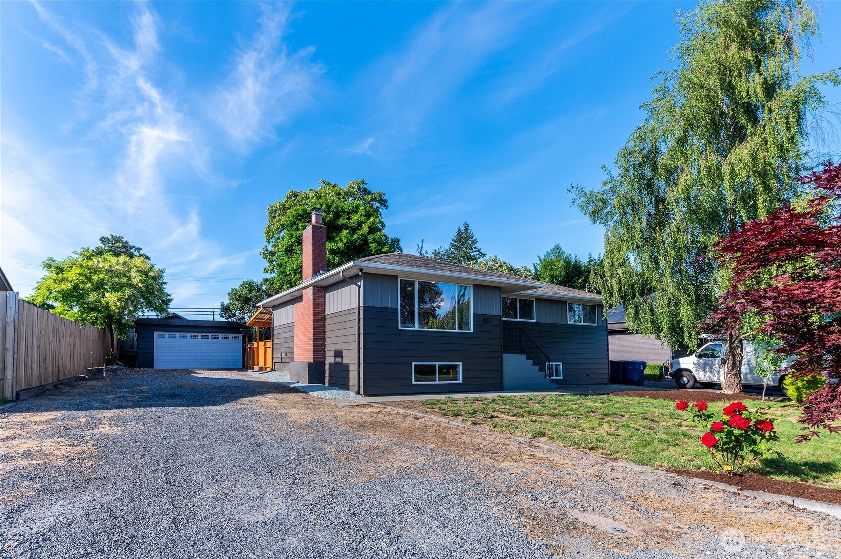 Price reduced!!! Fully remodeled in-town Snohomish with rare daylight – image 3