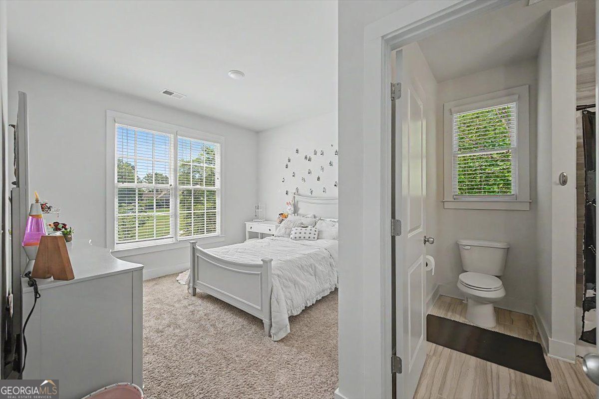 GOLF COURSE LIVING ANYONE??!! Experience luxury golf course living at – image 45