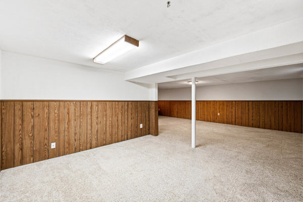 Welcome to this beautiful home that’s gleaming with pride and perfecti – image 46