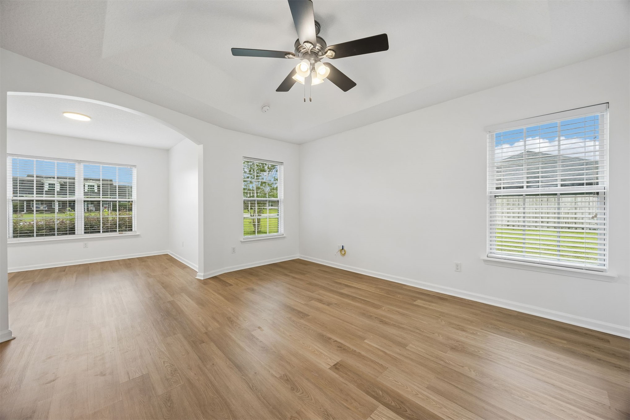 Tired of choosing between a backyard and a commute? At 54079 Amblerwoo – image 33