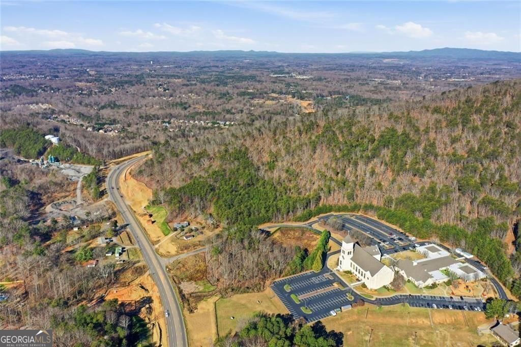 A mountain retreat in the heart of Forsyth. This extraordinary 6+ acre – image 22