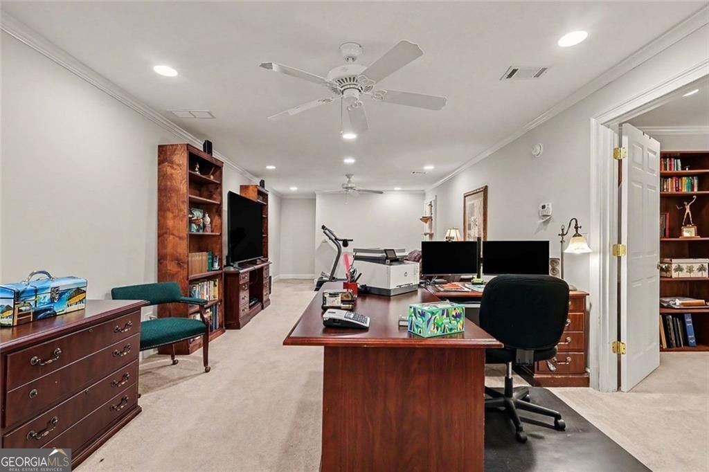 Welcome to this stunning home in beautiful Grayson, Georgia. Professio – image 41