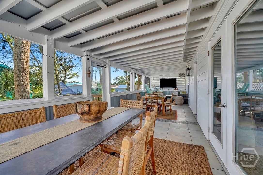 Charming raised, restored cottage in the heart of Tybee -a perfect ble – image 34