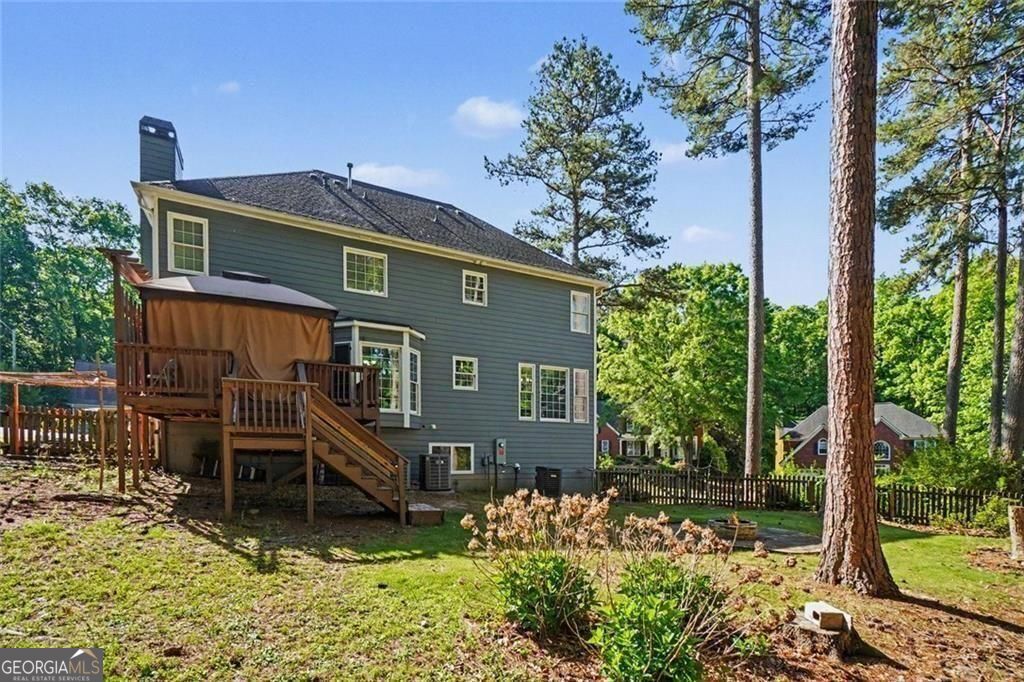489 Broadstone Way in Brookstone III offers 7 bedrooms and 5 baths, in – image 33