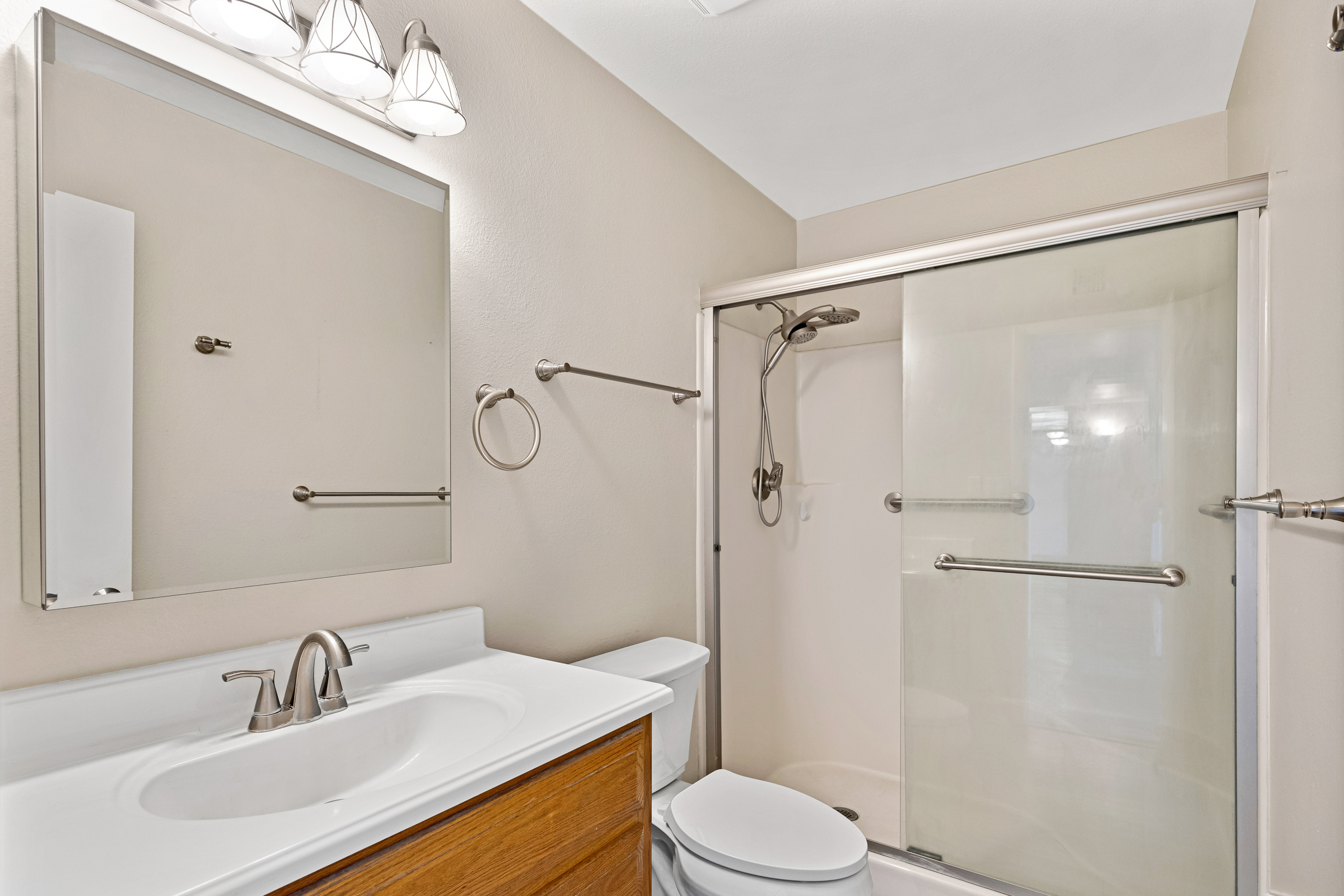 Your oasis in the heart of Tempe. This home is a split-bedroom floorpl – image 30