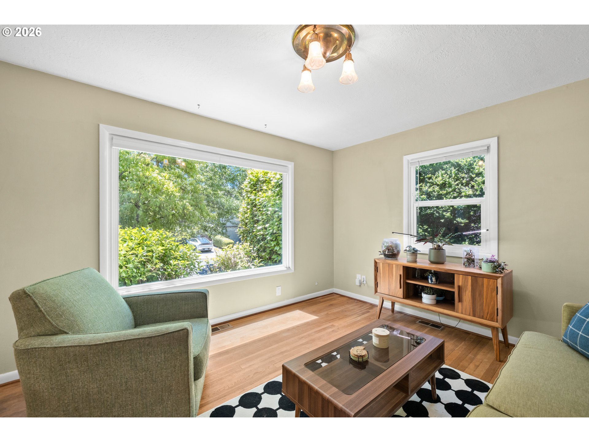 One-level living at its finest in the heart of Eastmoreland Heights! T – image 10