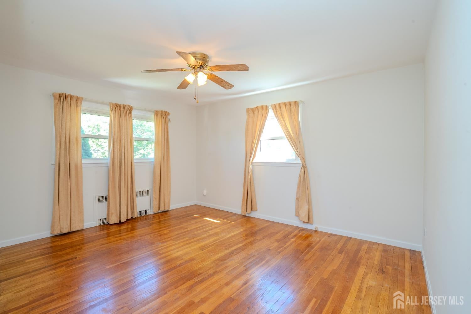Welcome to 504 Plainfield Avenue, a charming Cape Cod home designed fo – image 9