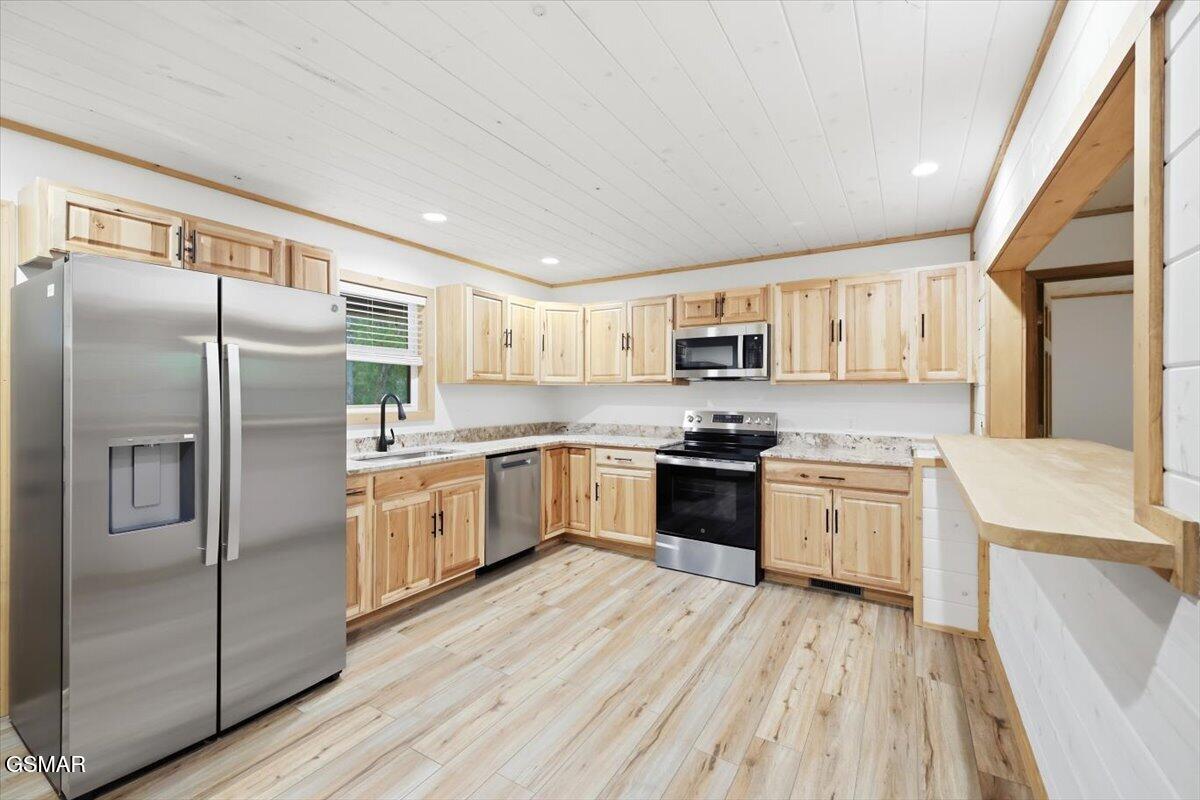 Experience the best of waterfront living in East Tennessee with this s – image 14