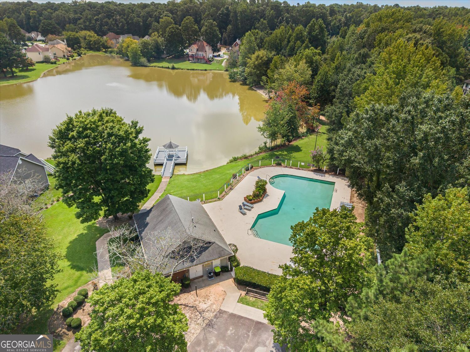 Fully finished basement with refined lakefront living in this beautifu – image 24