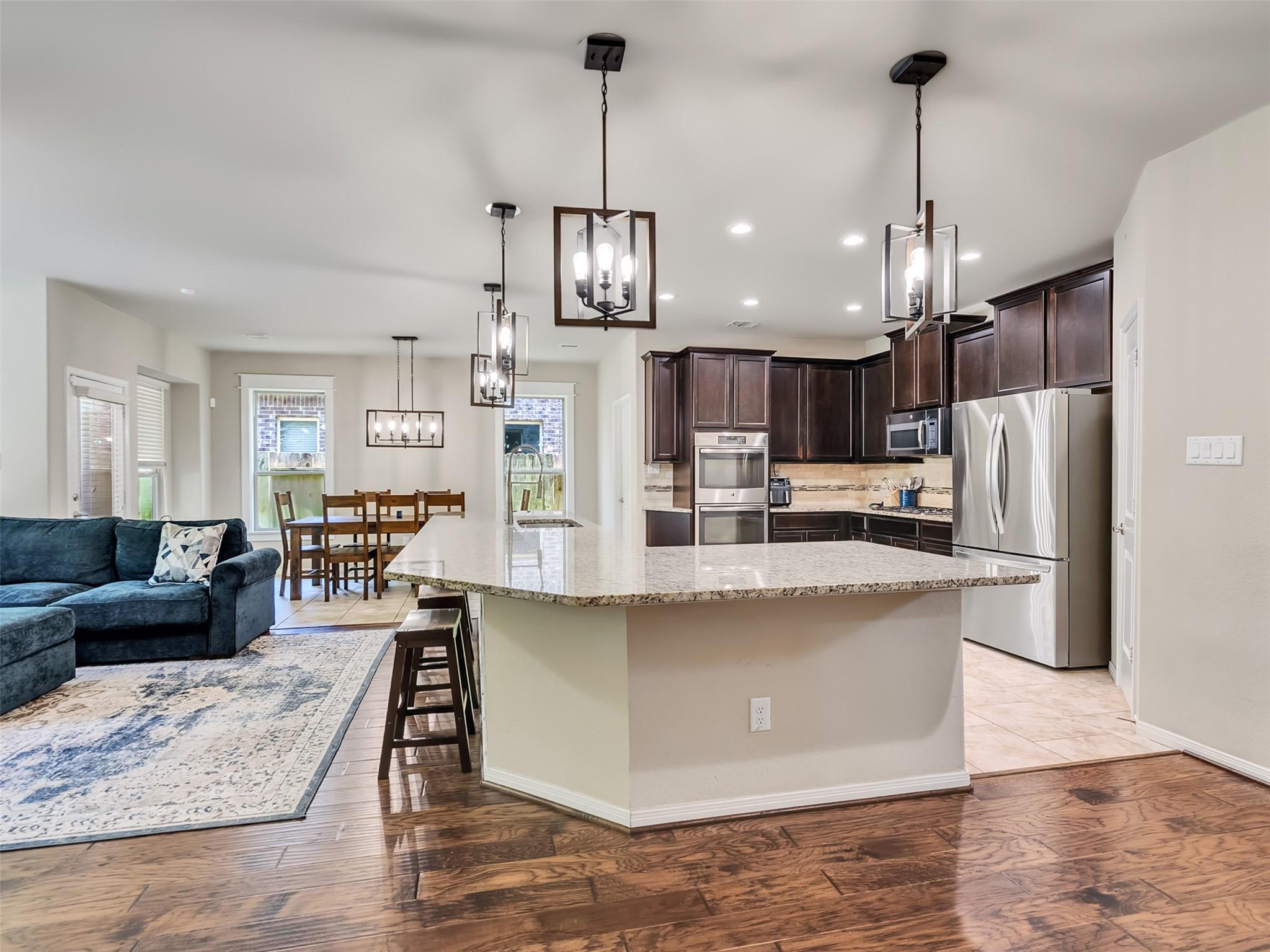 Nestled in a friendly community, this 4-bed, 3.5-bath home offers a pe – image 20