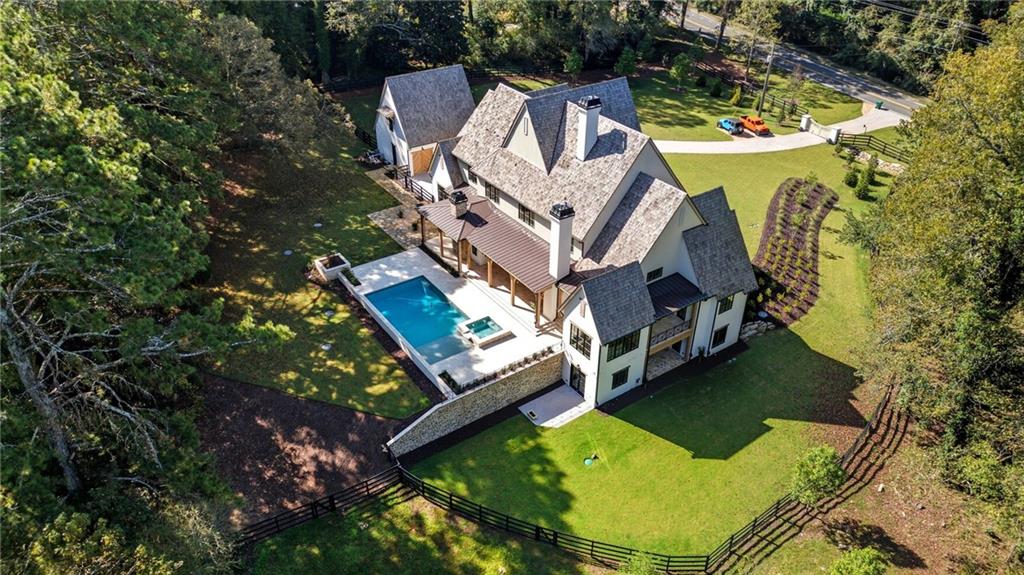 Beautiful Custom Home on gorgeous estate lot in exclusive Milton. This – image 4