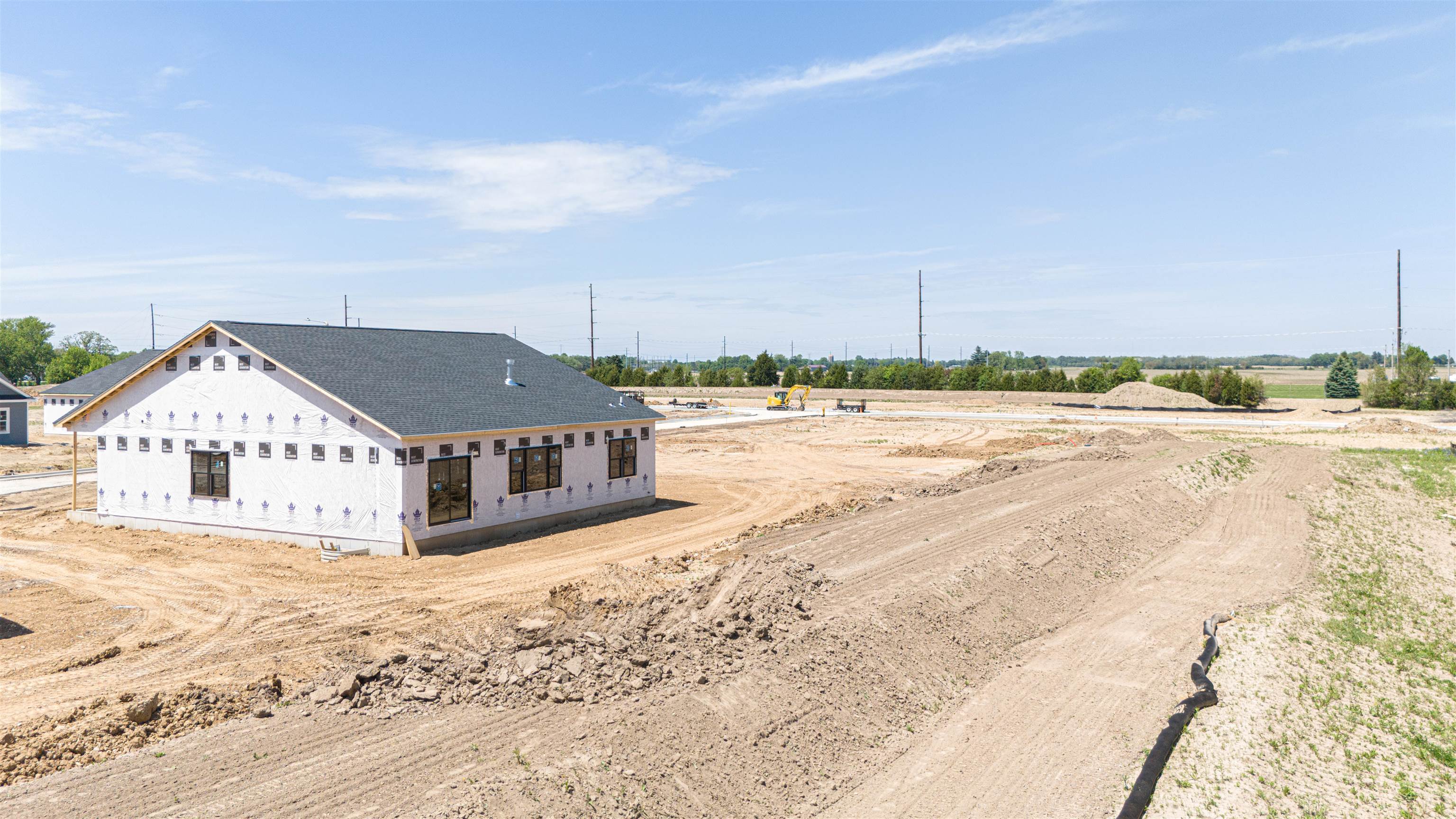 Estimated Completion August, 2026. New split-bedroom farmhouse ranch b – image 5