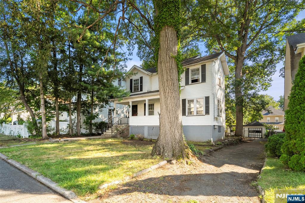 Englewood, New Jersey, 07631, United States, 3 Bedrooms Bedrooms, ,2 BathroomsBathrooms,Residential,For Sale,1925520