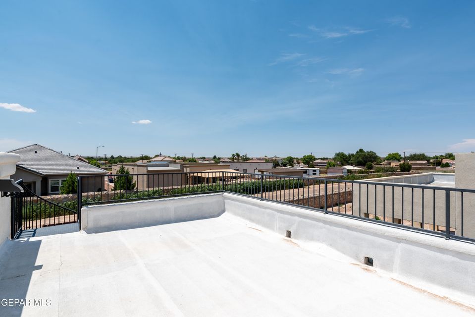 El Paso, Texas, 79932, United States, 5 Bedrooms Bedrooms, ,2 BathroomsBathrooms,Residential,For Sale,1915339