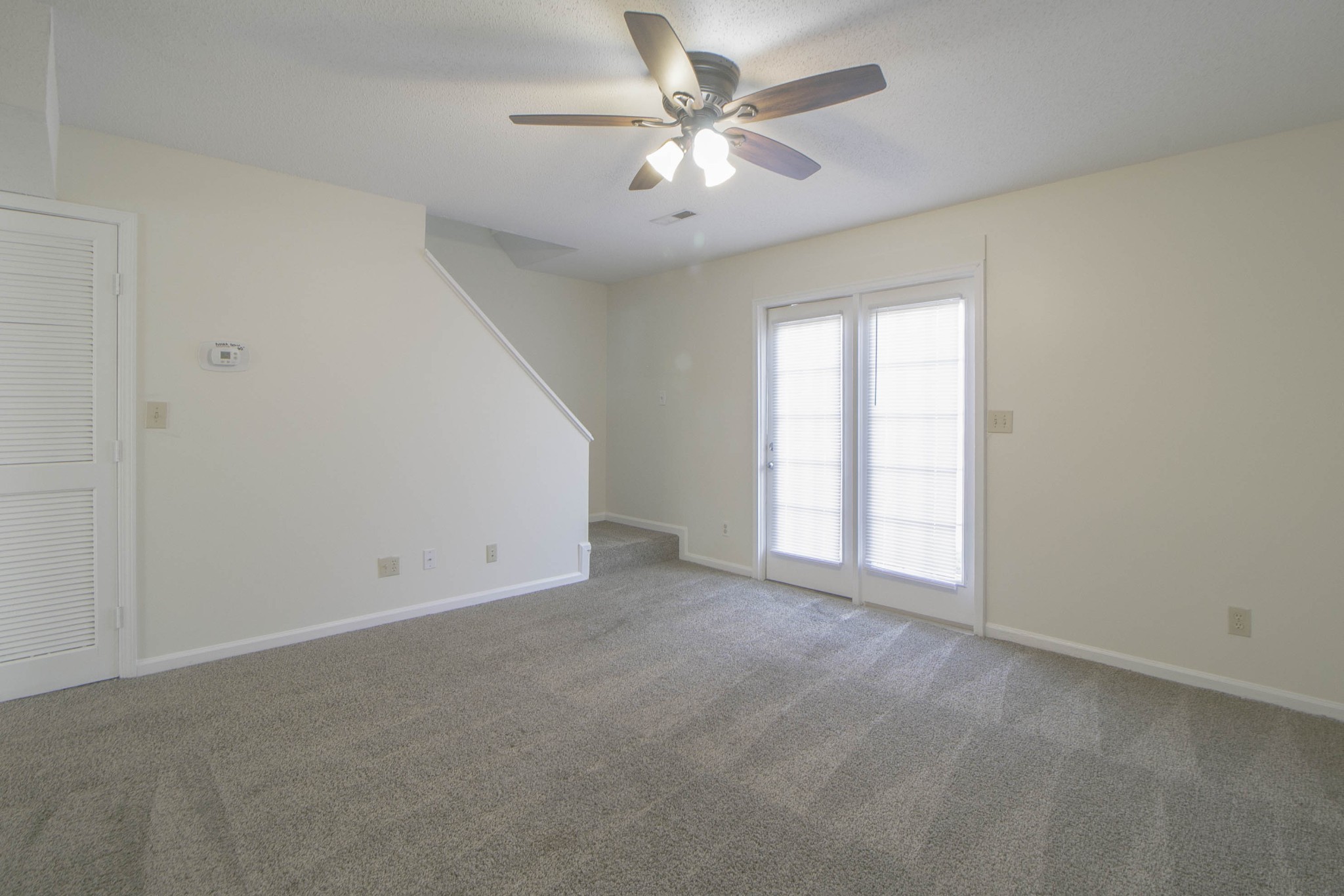 Clarksville, Tennessee, 37042, United States, ,Residential,For Sale,1943496