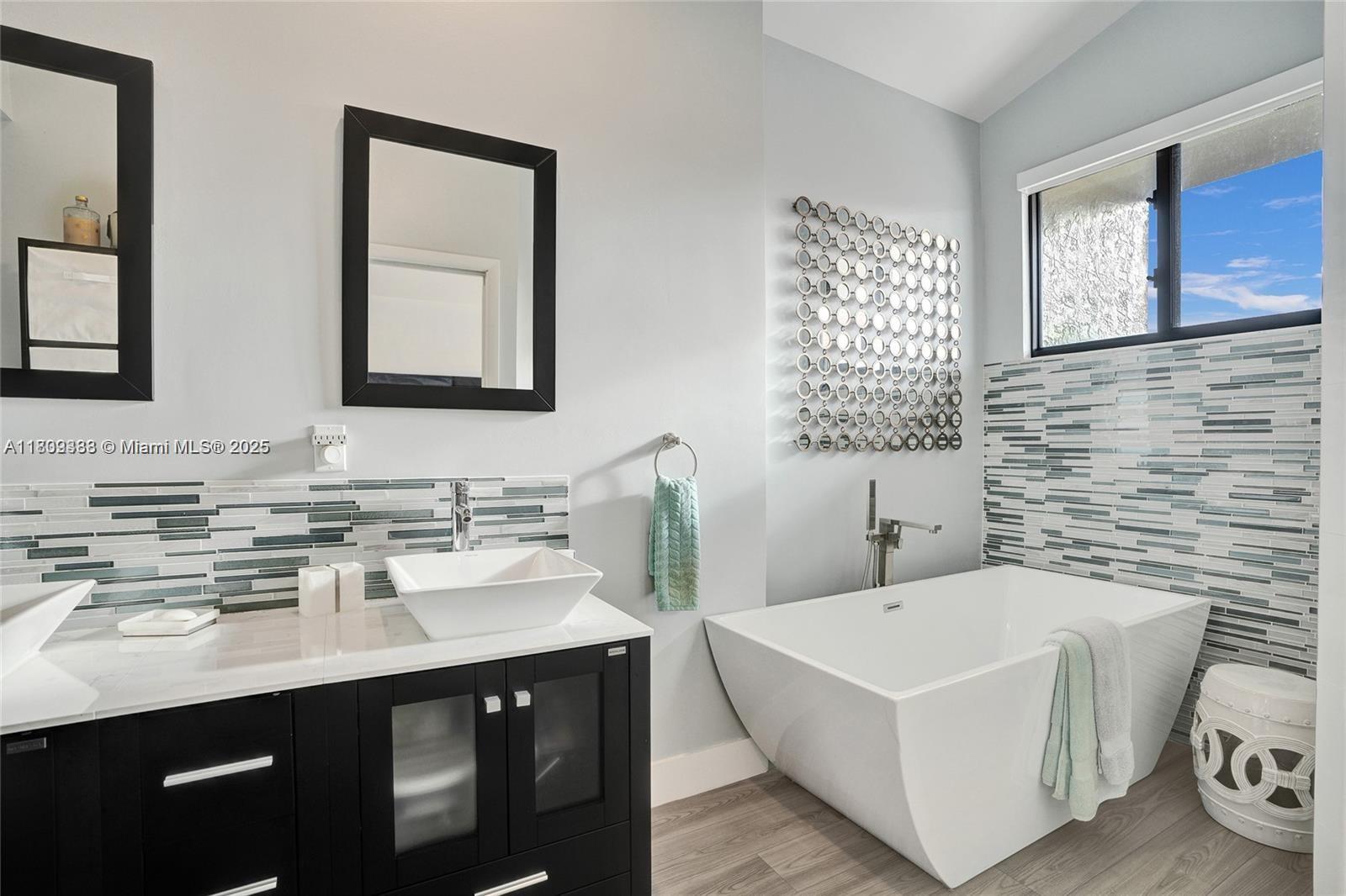 Aventura, Florida, 33180, United States, 4 Bedrooms Bedrooms, ,4 BathroomsBathrooms,Residential,For Sale,1826404
