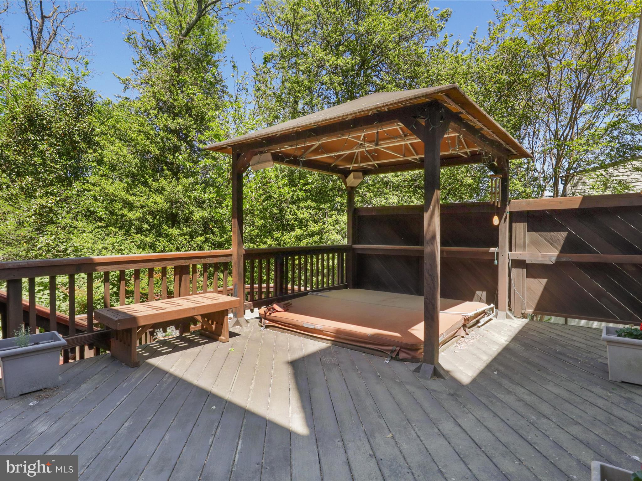 Arlington, Virginia, 22207, United States, 4 Bedrooms Bedrooms, ,4 BathroomsBathrooms,Residential,For Sale,1792386