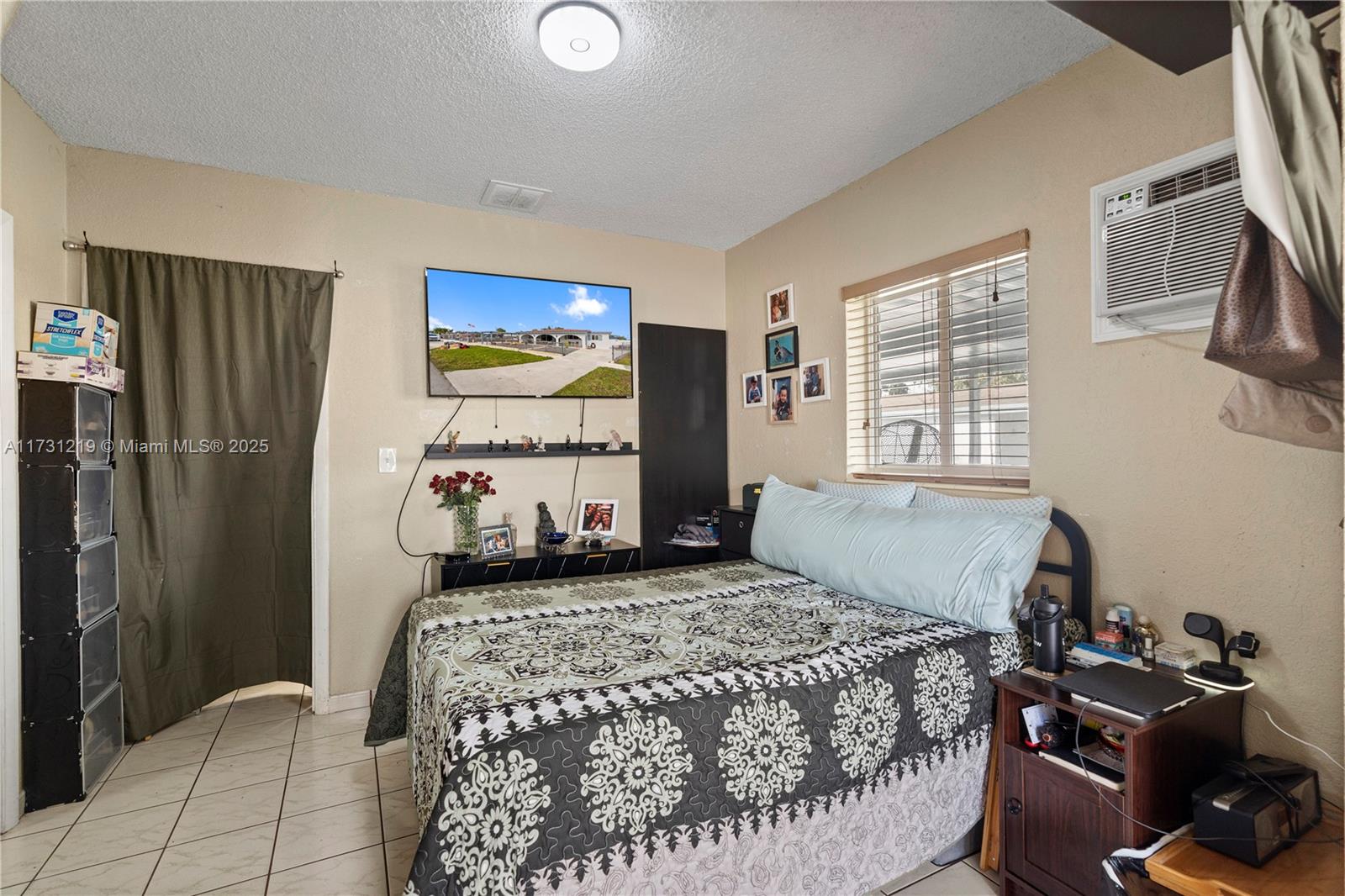 Hialeah, Florida, 33012, United States, 4 Bedrooms Bedrooms, ,4 BathroomsBathrooms,Residential,For Sale,1840227