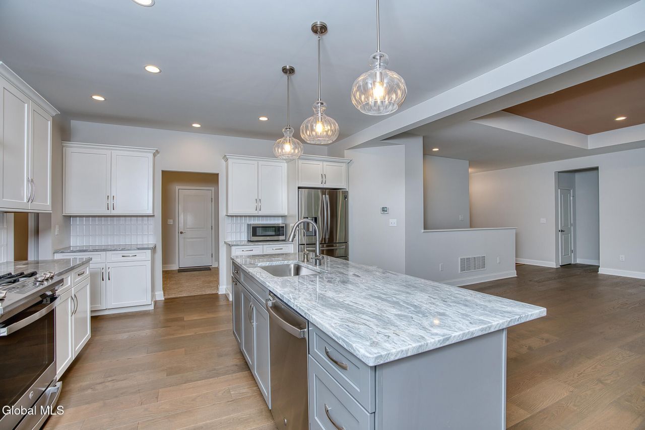 Halfmoon, New York, 12065, United States, 4 Bedrooms Bedrooms, ,3 BathroomsBathrooms,Residential,For Sale,1987891