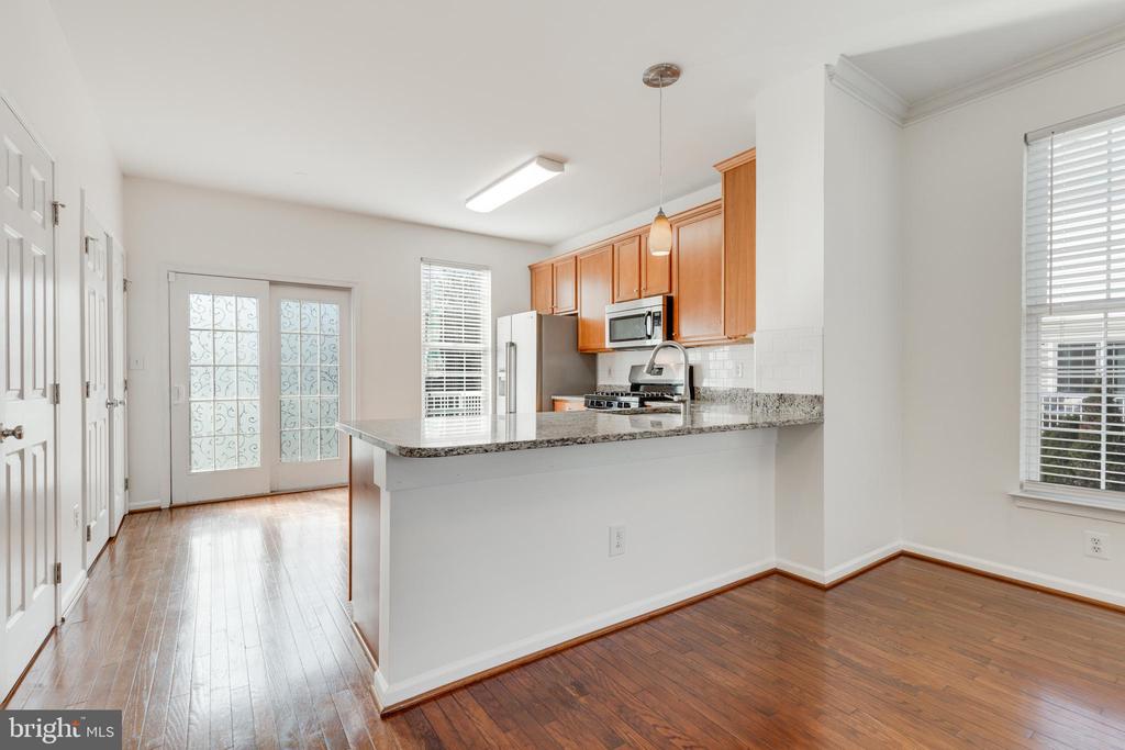 Chantilly, Virginia, 20152, United States, 4 Bedrooms Bedrooms, ,3 BathroomsBathrooms,Residential,For Sale,1988850