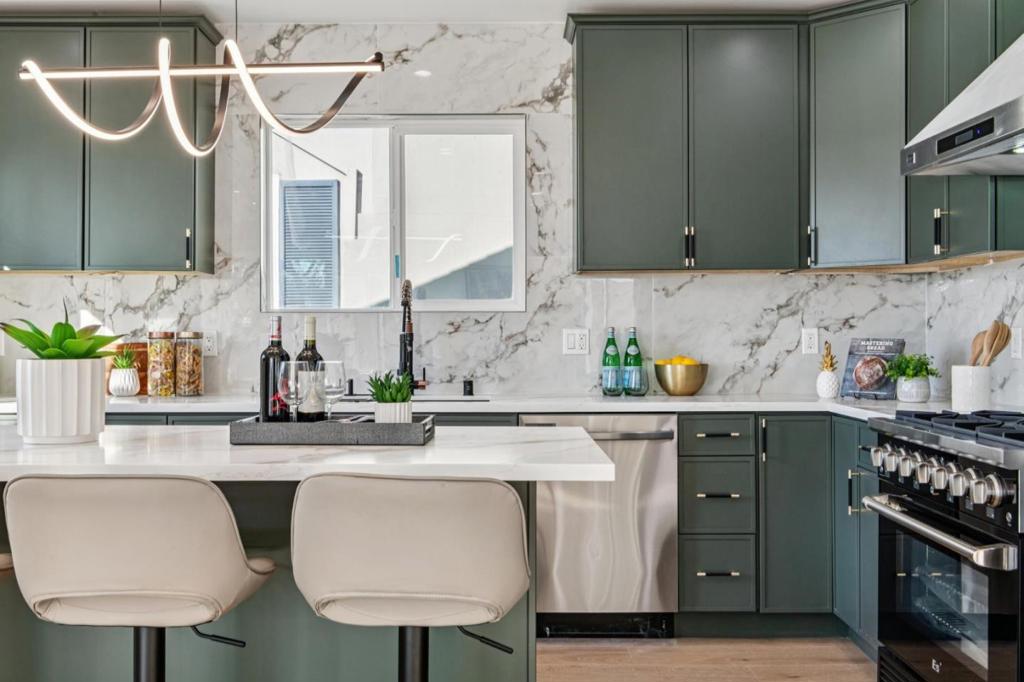 San Francisco, California, 94132, United States, 4 Bedrooms Bedrooms, ,4 BathroomsBathrooms,Residential,For Sale,2008960