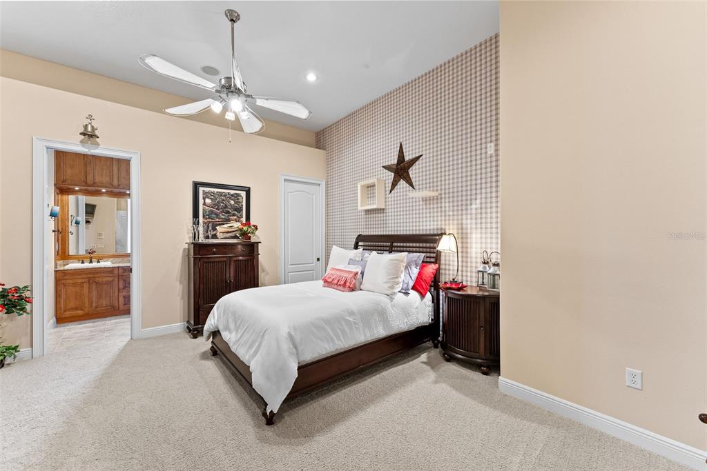 Thonotosassa, Florida, 33592, United States, 4 Bedrooms Bedrooms, ,7 BathroomsBathrooms,Residential,For Sale,1788935